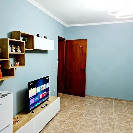 2v1 - 21 Dhjetori Am * Τίρανα